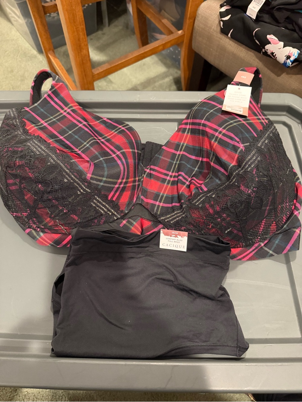 NWT Cacique Red & Black Plaid Lightly Lined Full Coverage Bra & Panty Set